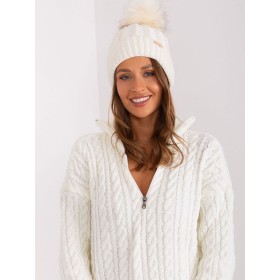 Bonnet model 187439 Rue Paris