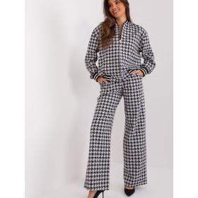 L`ensemble model 192535 Lakerta