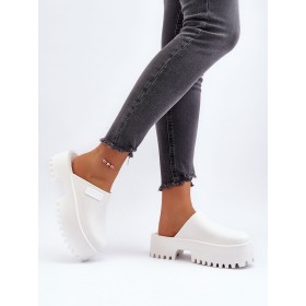 Clacquettes model 194121 Step in style