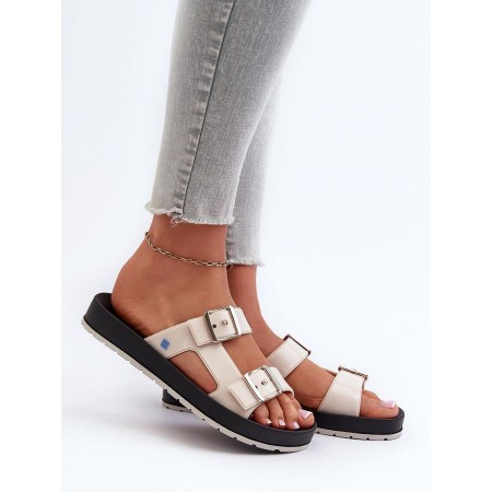Clacquettes model 197654 Step in style