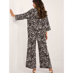 L`ensemble model 200218 Italy Moda