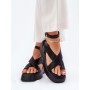 Cothurnes model 209892 Step in style