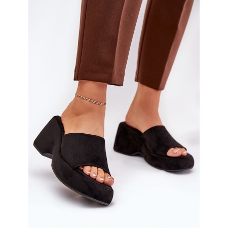 Clacquettes model 210172 Step in style