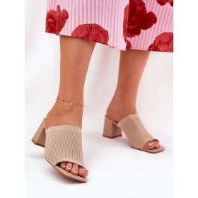 Clacquettes model 211021 Step in style