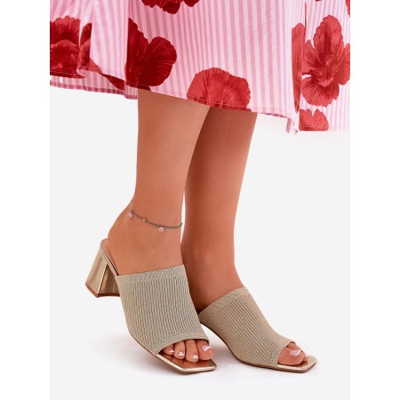 Clacquettes model 211022 Step in style
