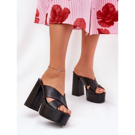 Clacquettes model 211957 Step in style
