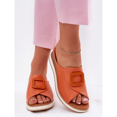 Clacquettes model 212709 Step in style