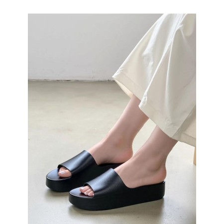 Clacquettes model 212948 Inello