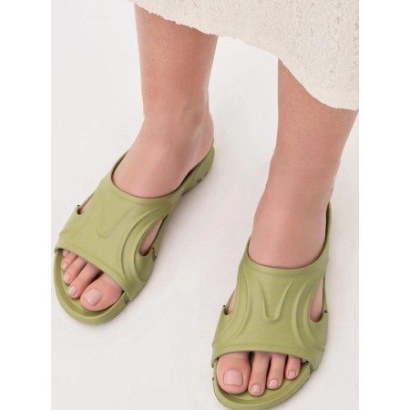 Clacquettes model 212989 Inello