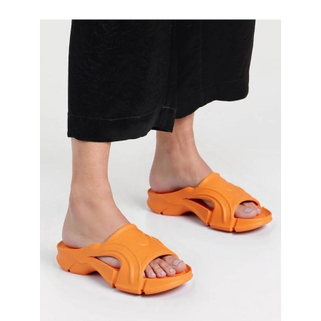Clacquettes model 212991 Inello