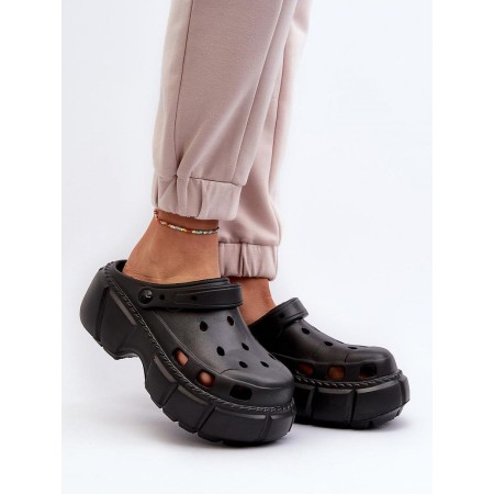 Clacquettes model 196683 Step in style