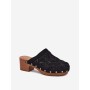 Clacquettes model 214127 Step in style
